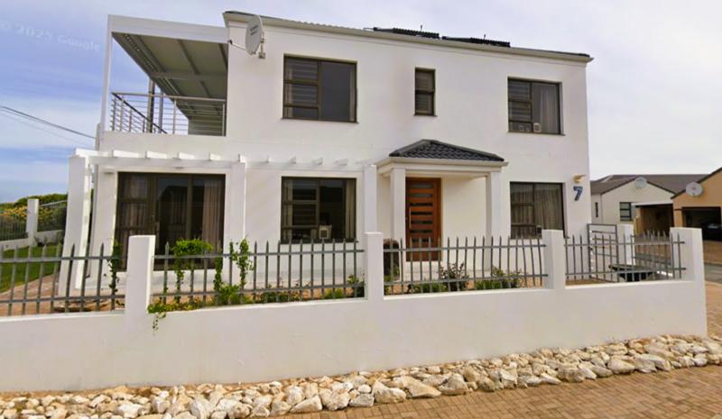 3 Bedroom Property for Sale in Stilbaai Wes Western Cape